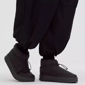 lululemon athletica Women’s Wunder Puff Mini Boots